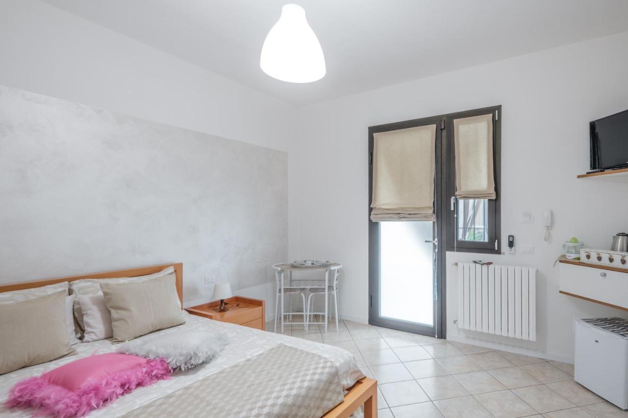 B&B Casa Gaia - Sirmione Exteriör bild